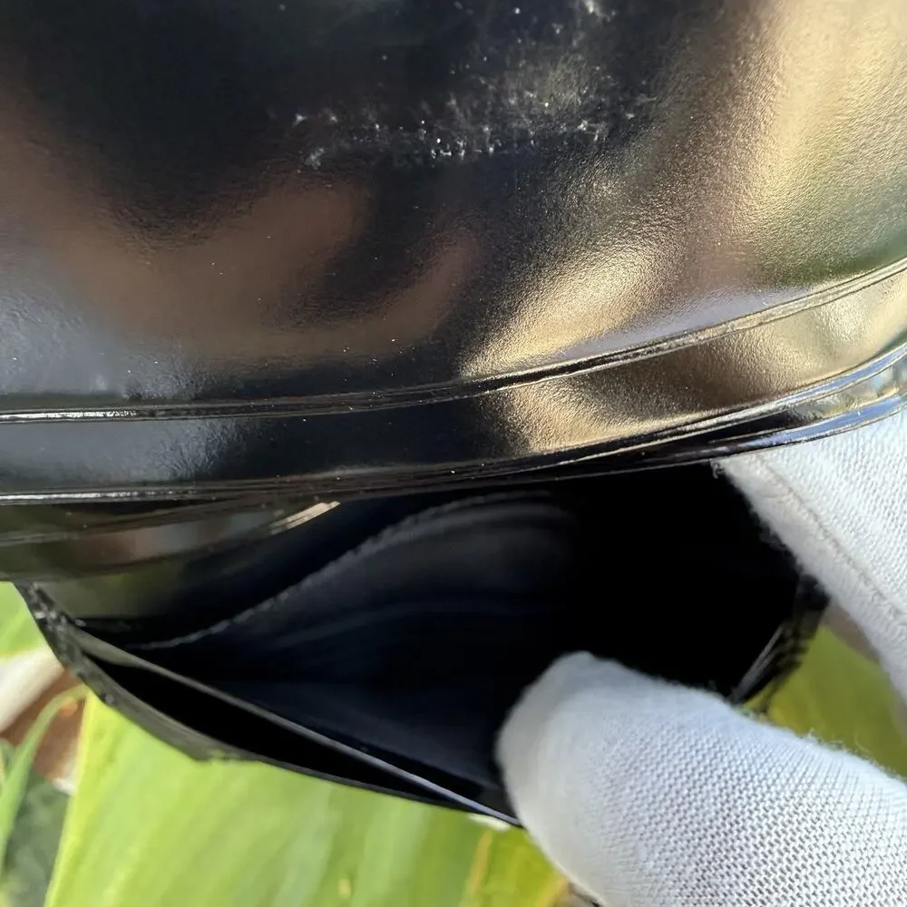 Authentic Vintage Gucci Bifold Wallet Black Patent Leather - Picture 13 of 16